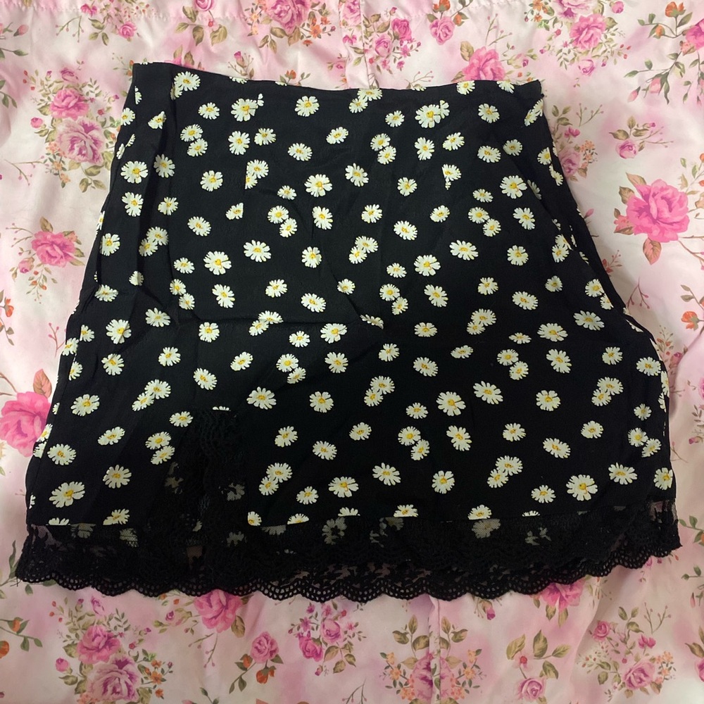 Forever 21 Small black lace trim daisy skirt
